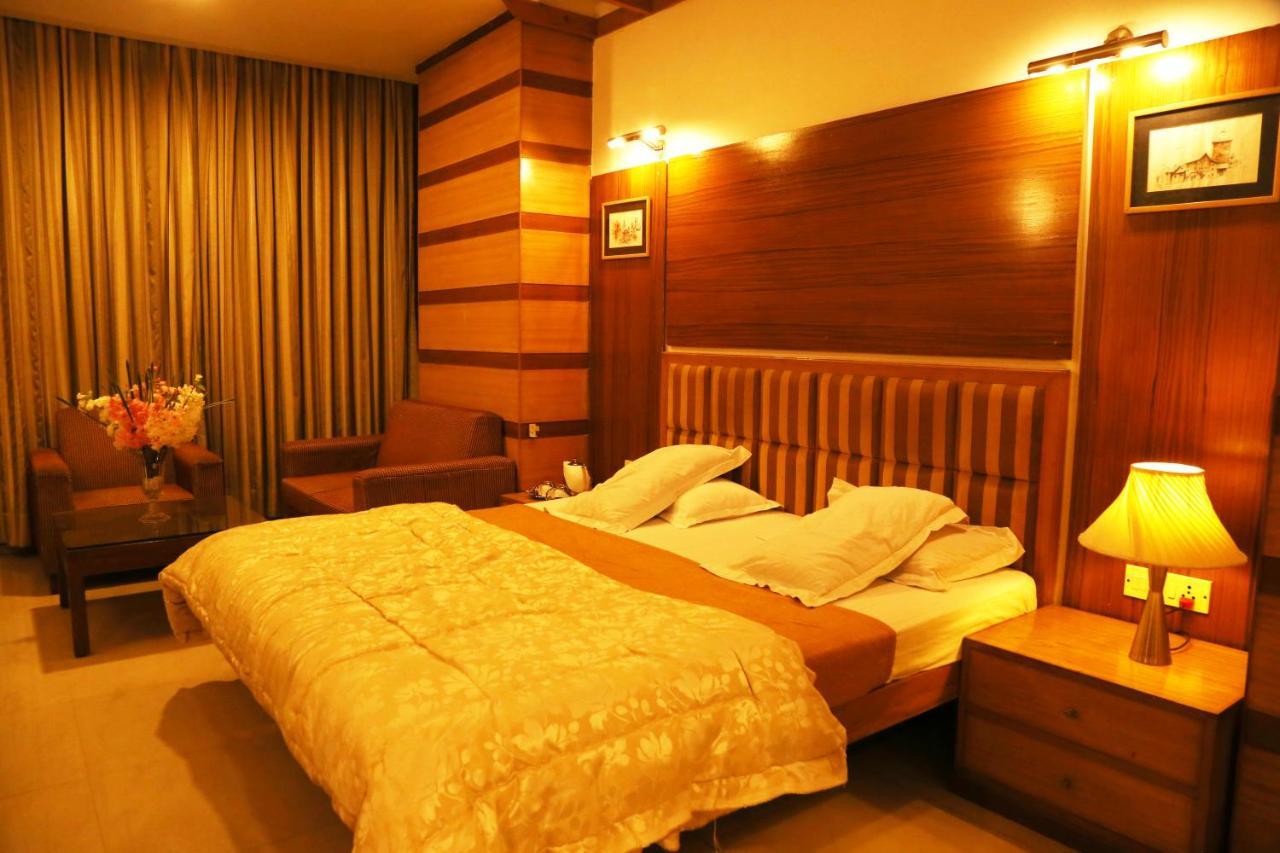 Hotel H26 Chandigarh Exterior photo